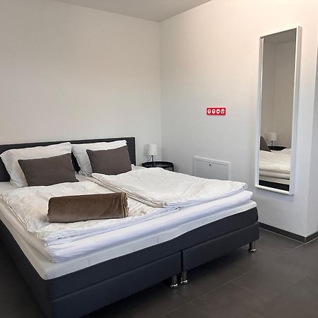 Ferienzimmer Frank, Self-Check-In Nach 21Uhr Niederalteich Екстер'єр фото